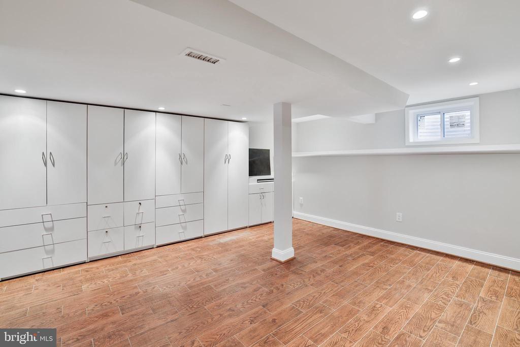 1309 Gibson Pl