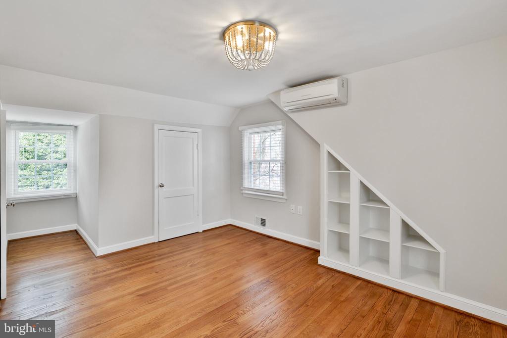 1309 Gibson Pl