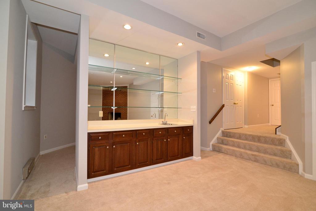 10200 ASPEN WILLOW DRIVE