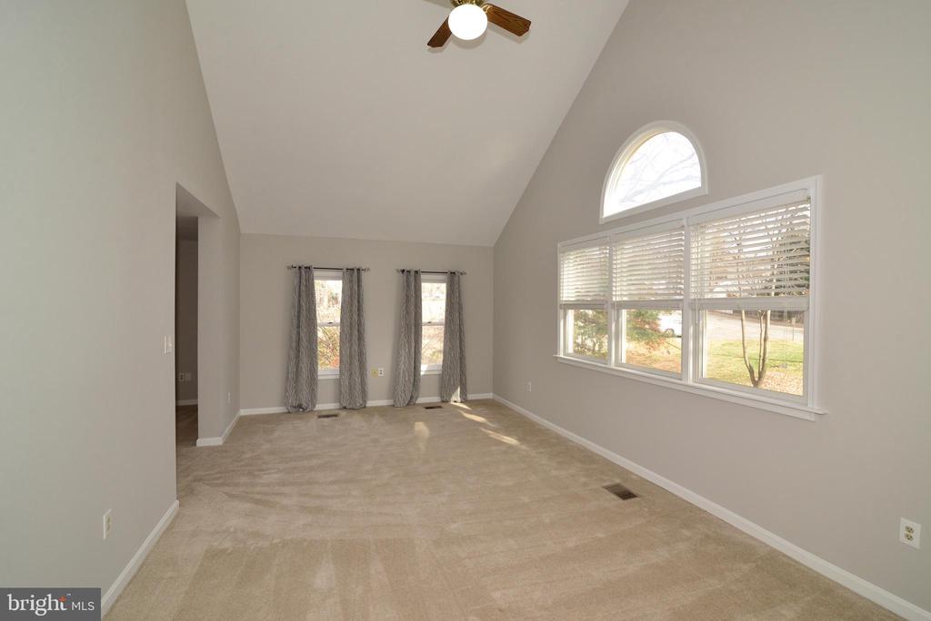 10200 ASPEN WILLOW DRIVE