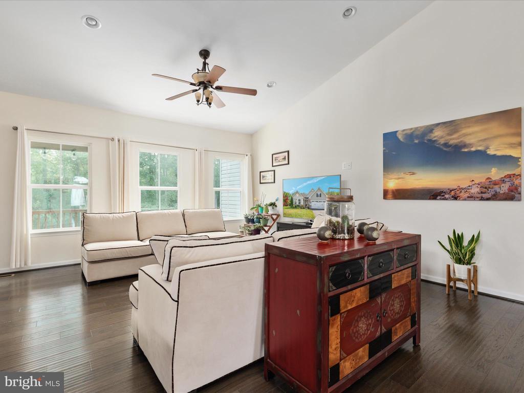 4116 EDDY COURT