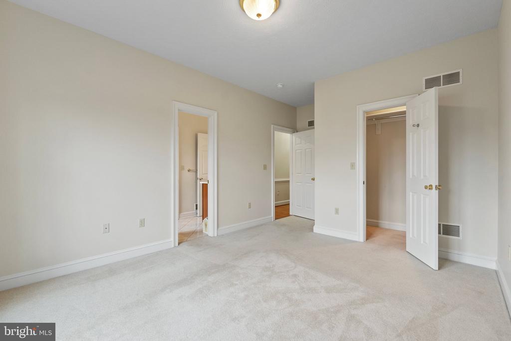 107 Dewberry Dr