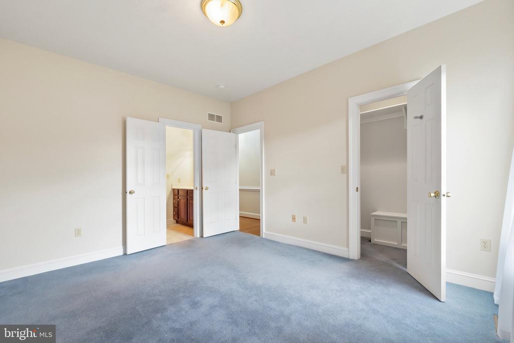 107 Dewberry Dr