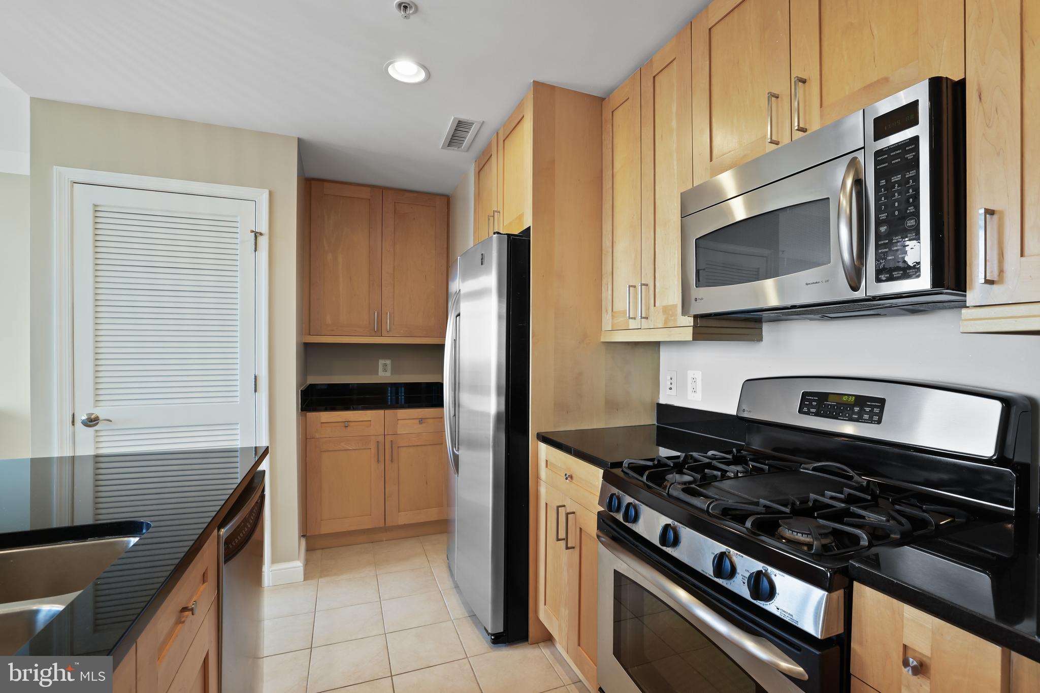 11990 Market STREET Unit: 906