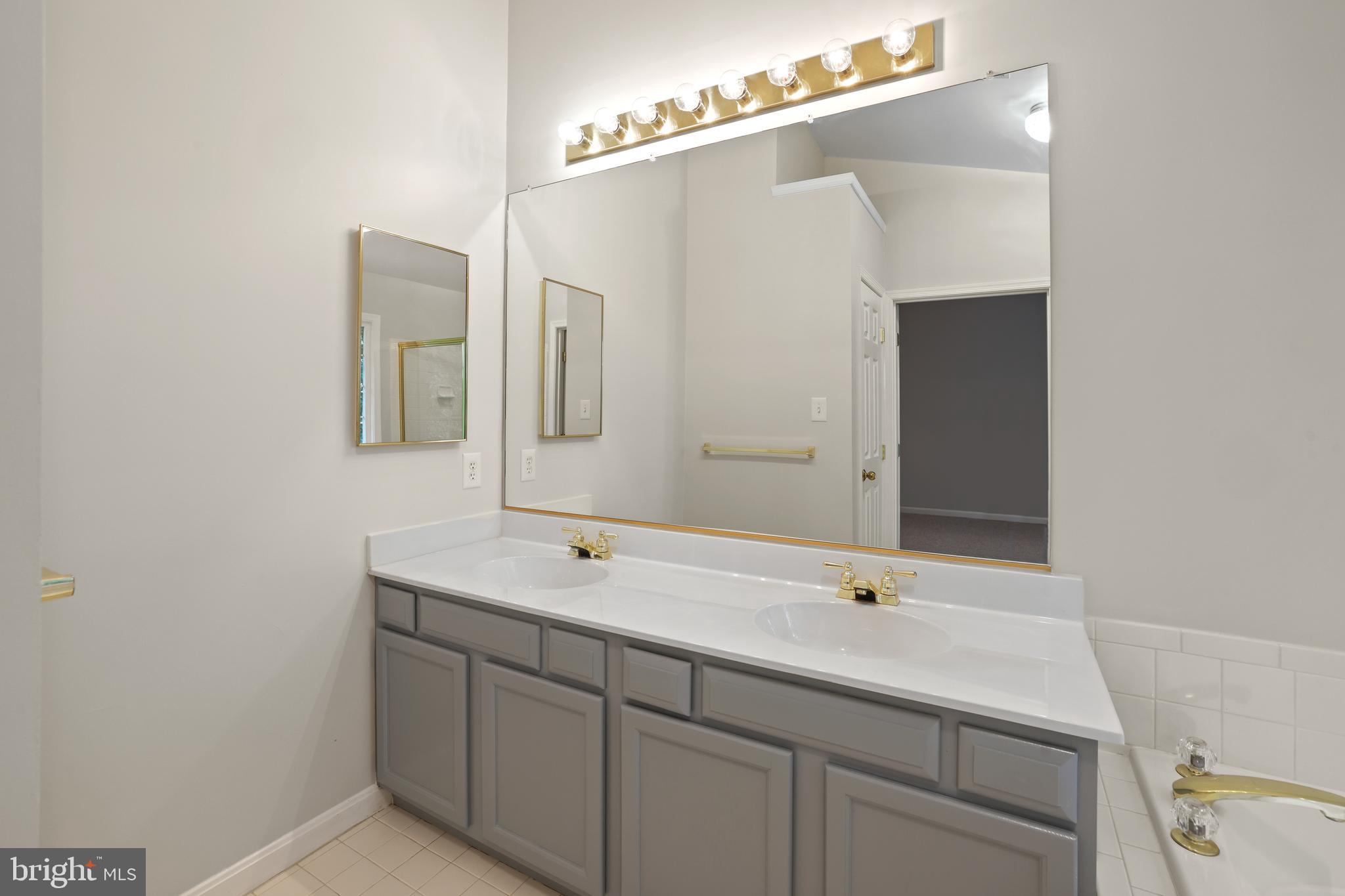 3111 Sutherland Hill COURT