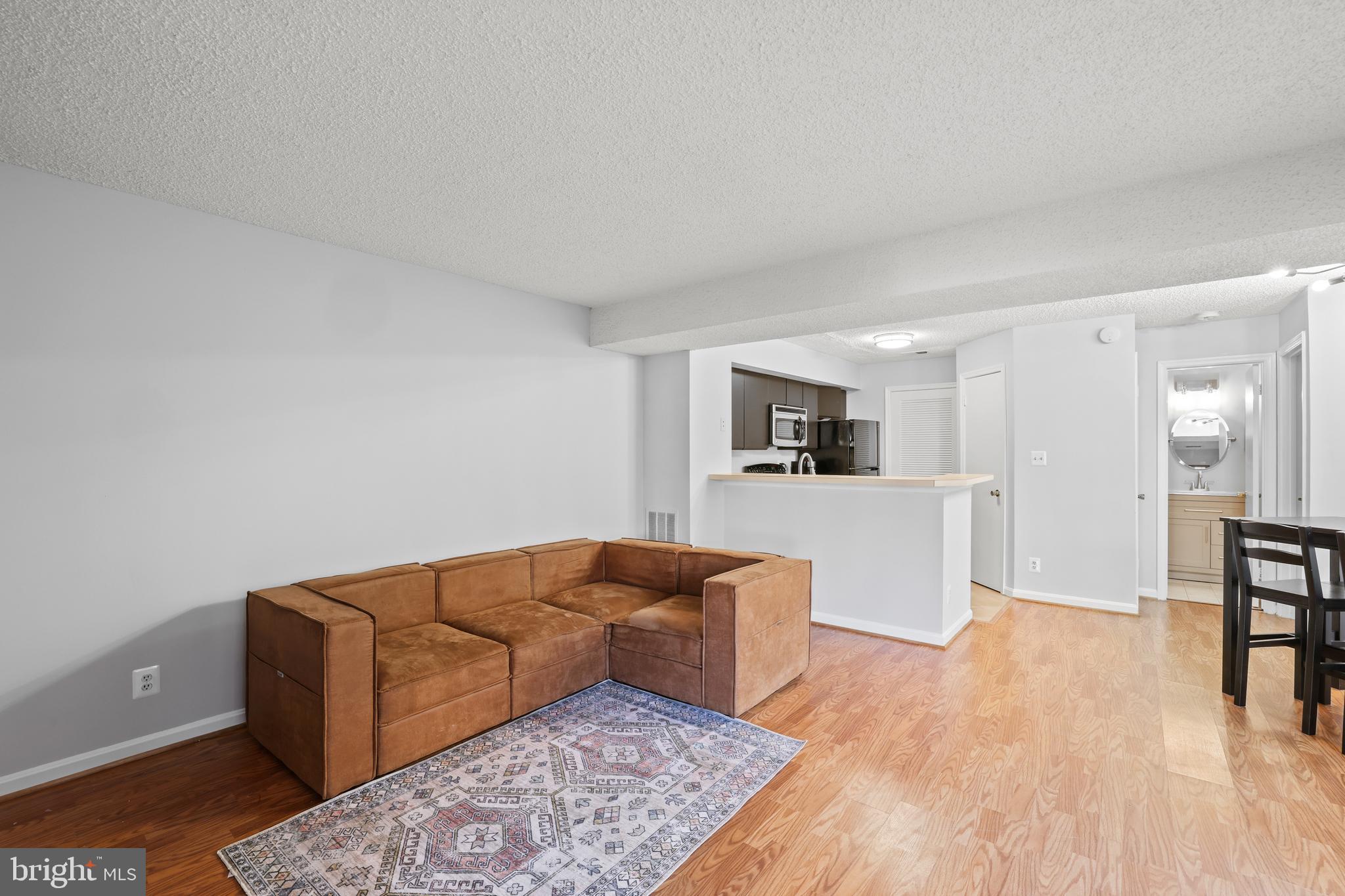 6017 Curtier DRIVE Unit: 6017A