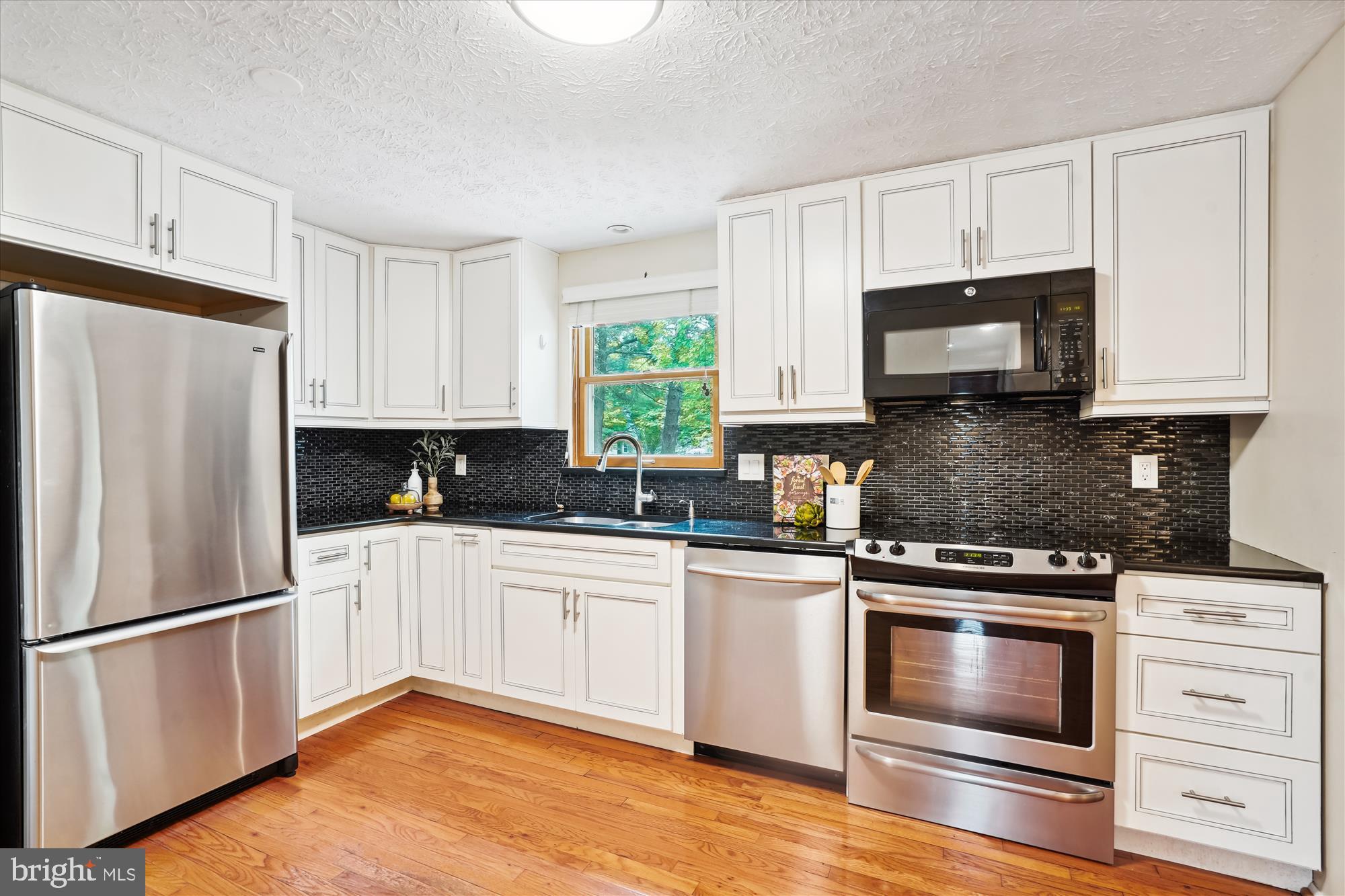 3114 Nestlewood Dr