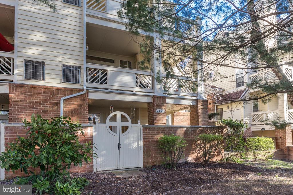 1353 Garden Wall Cir #601
