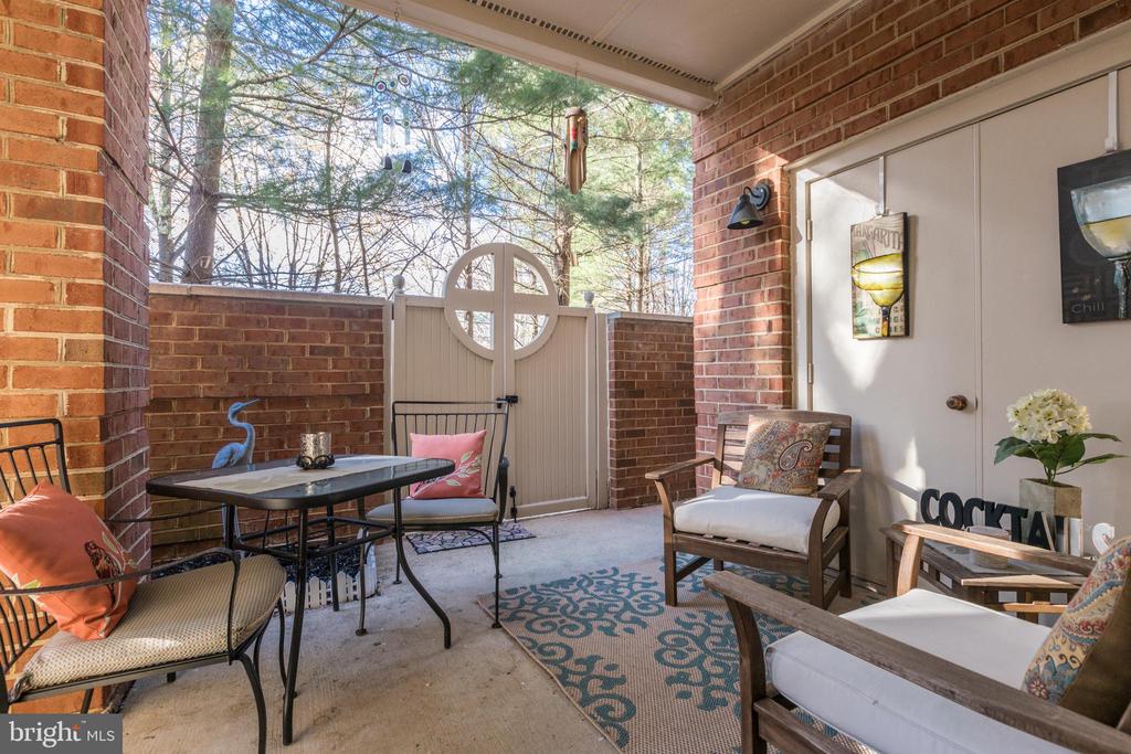 1353 Garden Wall Cir #601