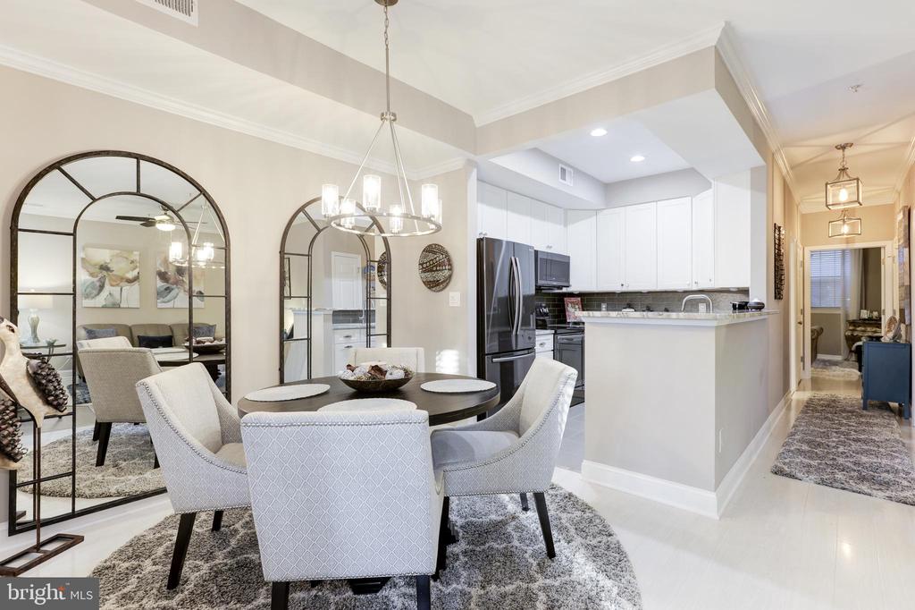 1353 Garden Wall Cir #601