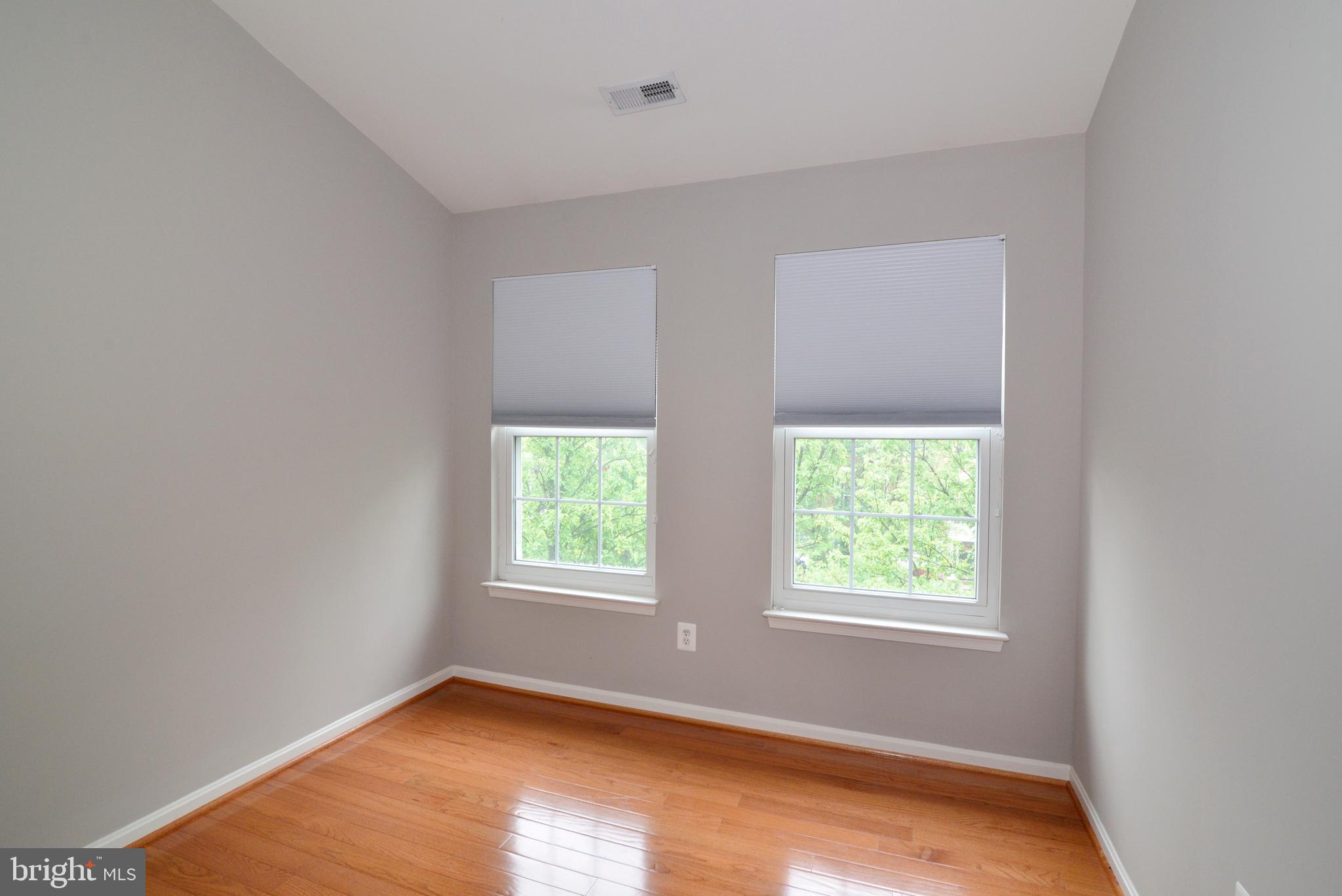 2516 ISHAM RANDOLPH DR