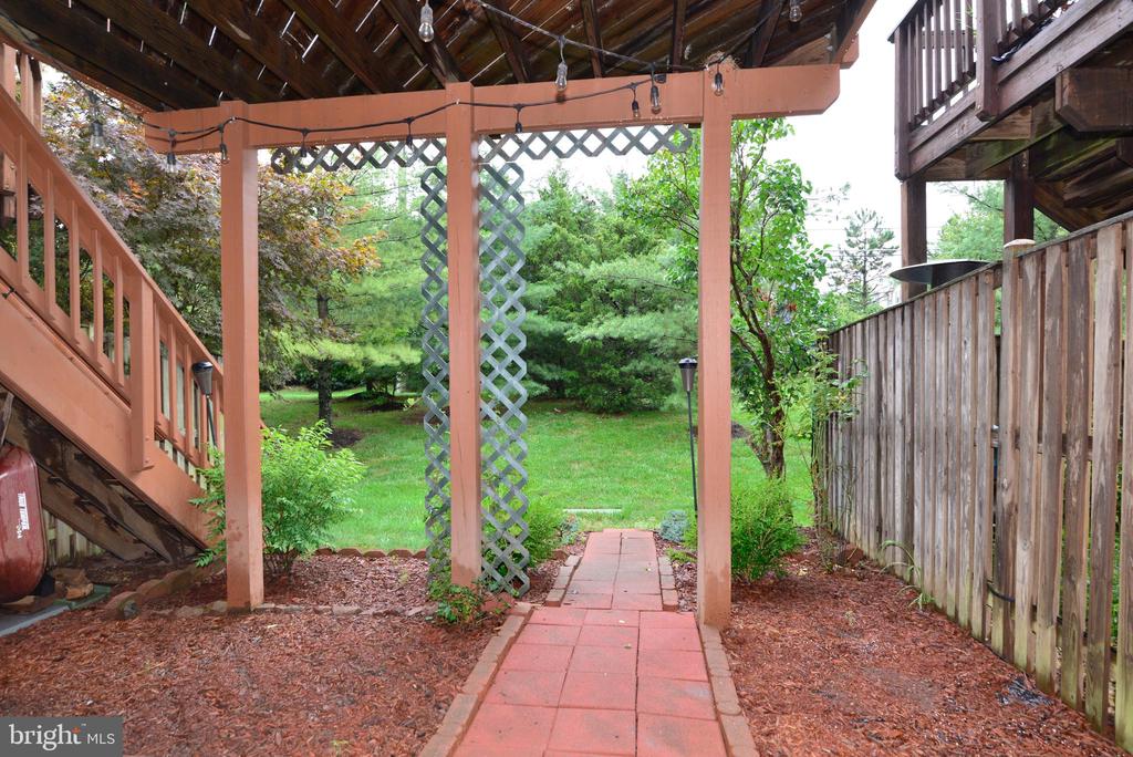 2516 ISHAM RANDOLPH DR