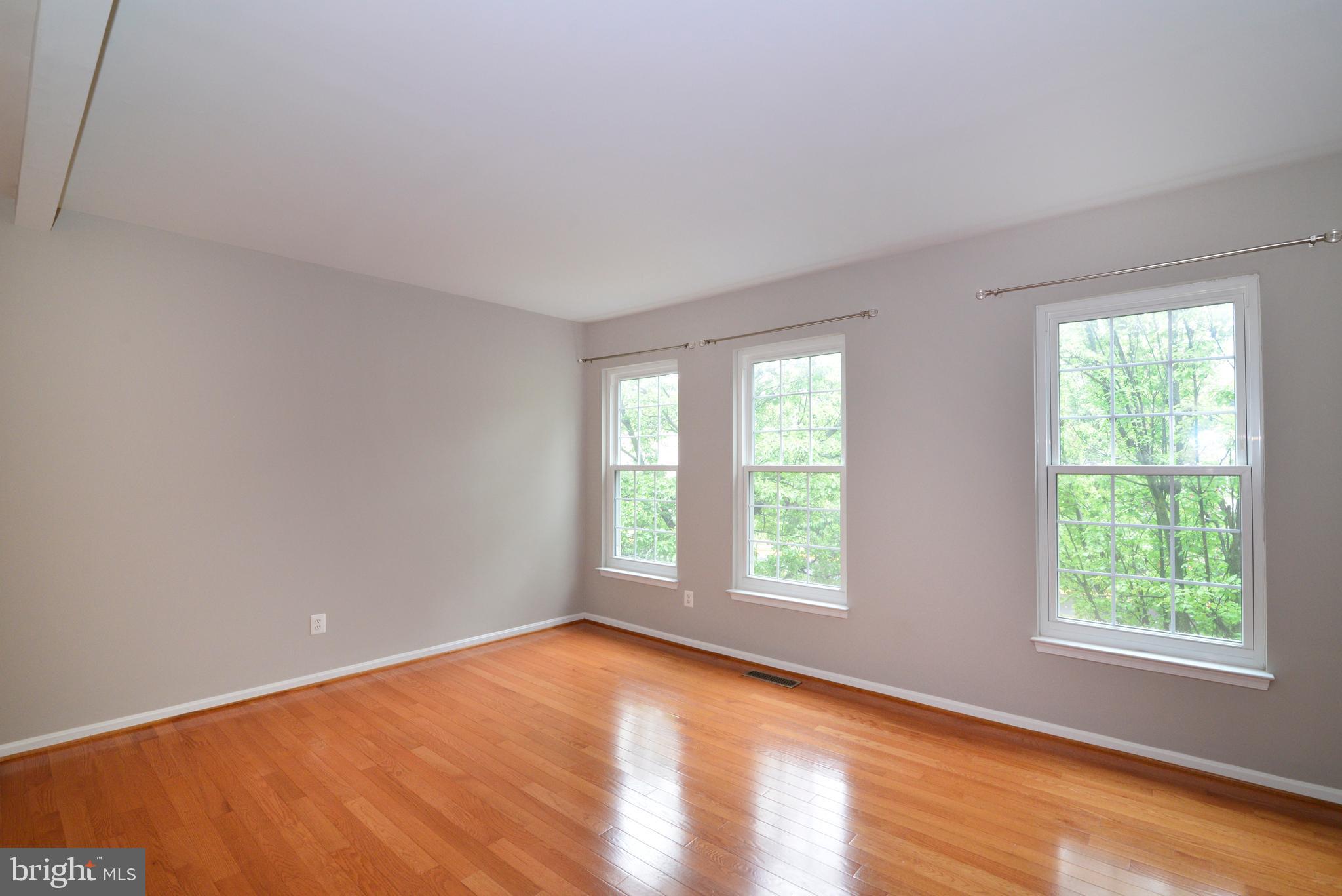 2516 ISHAM RANDOLPH DR