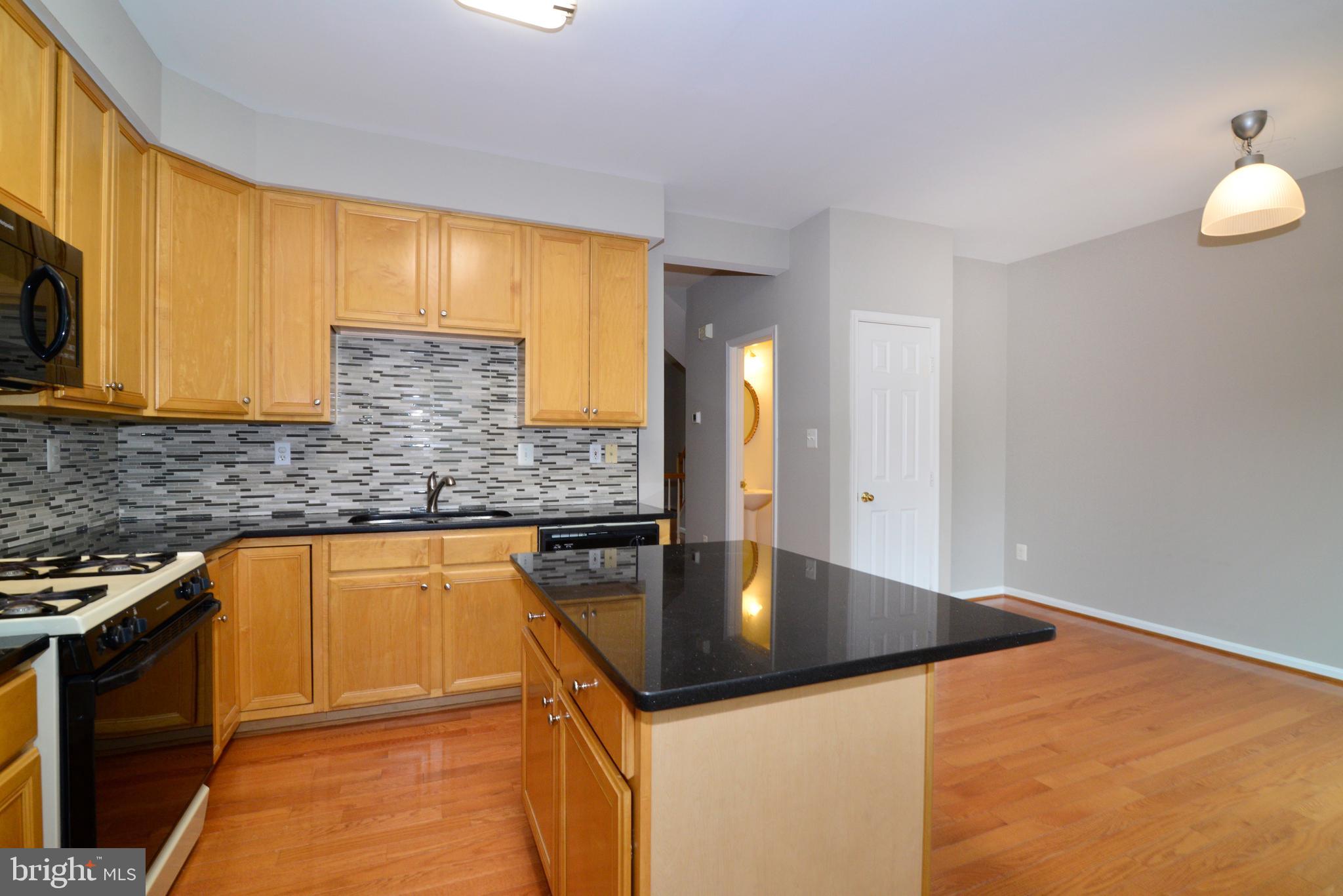 2516 ISHAM RANDOLPH DR