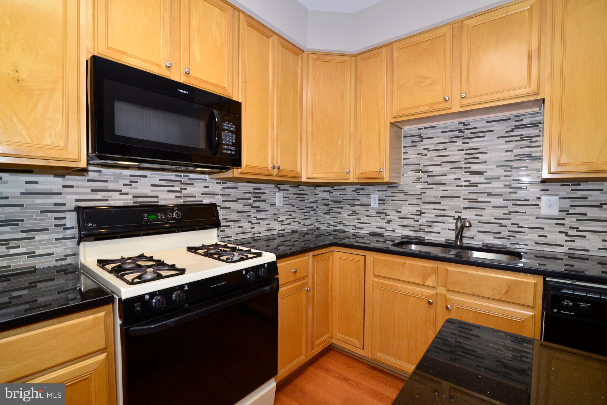 2516 ISHAM RANDOLPH DR