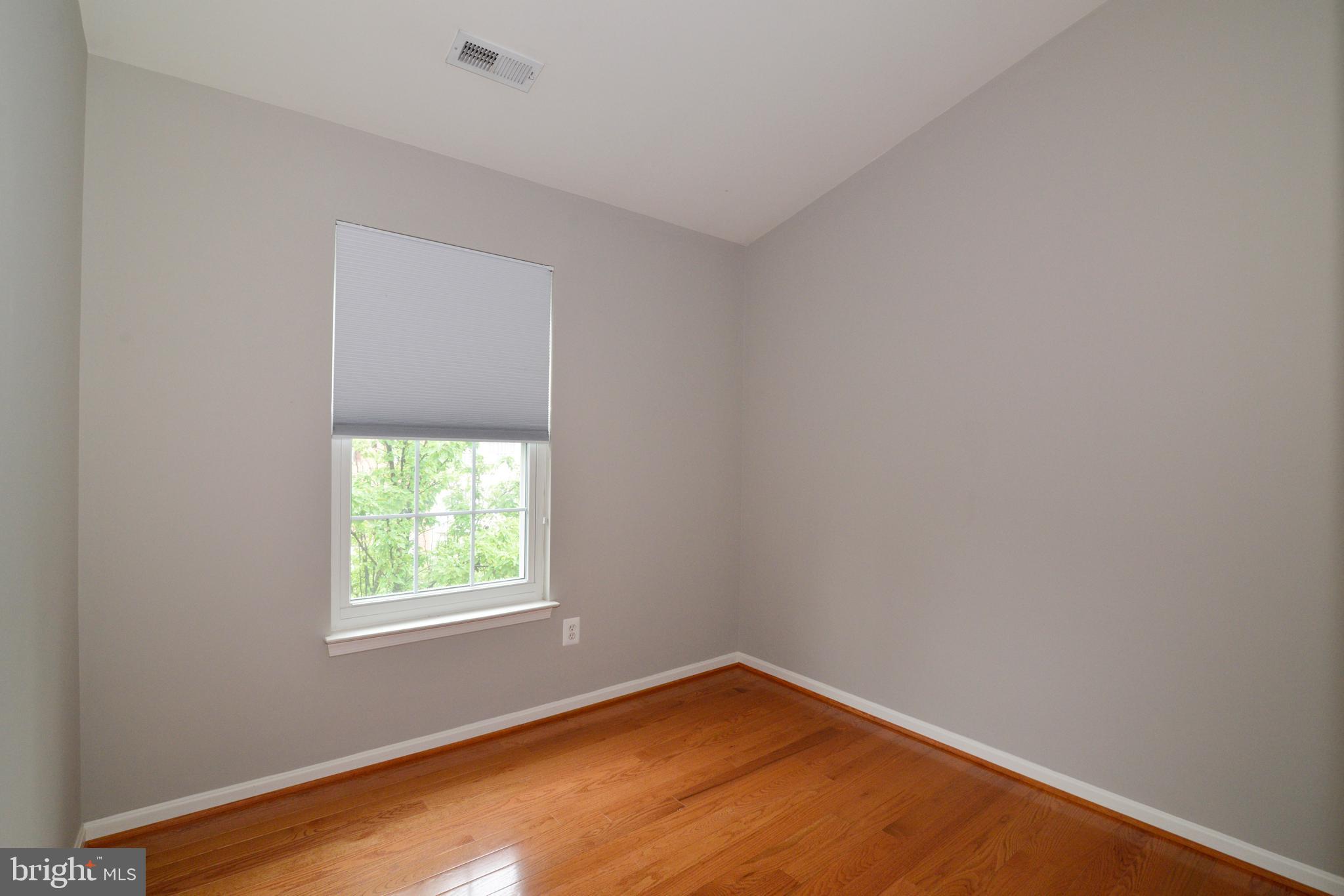 2516 ISHAM RANDOLPH DR