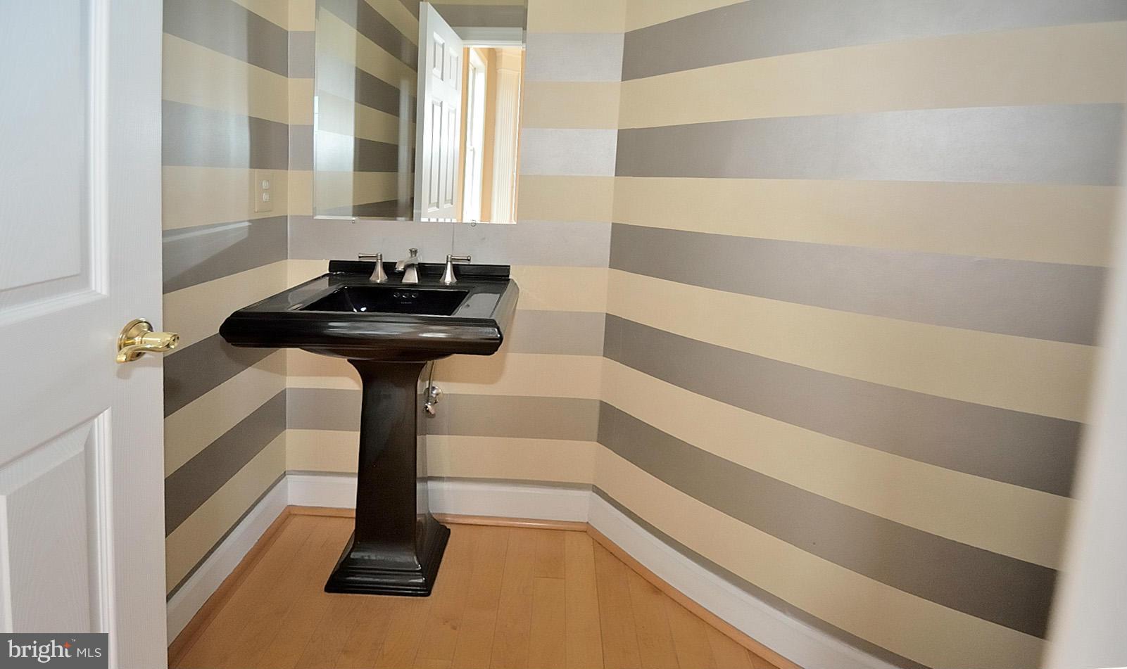 100 HERNDON MILL CIR