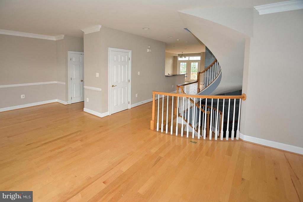 100 HERNDON MILL CIR
