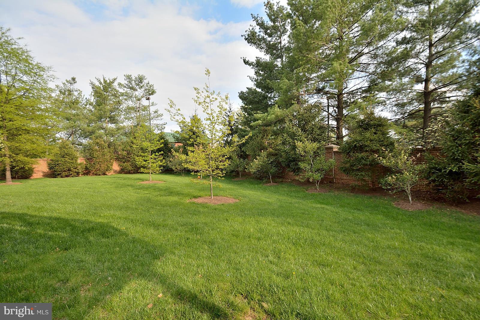 100 HERNDON MILL CIR