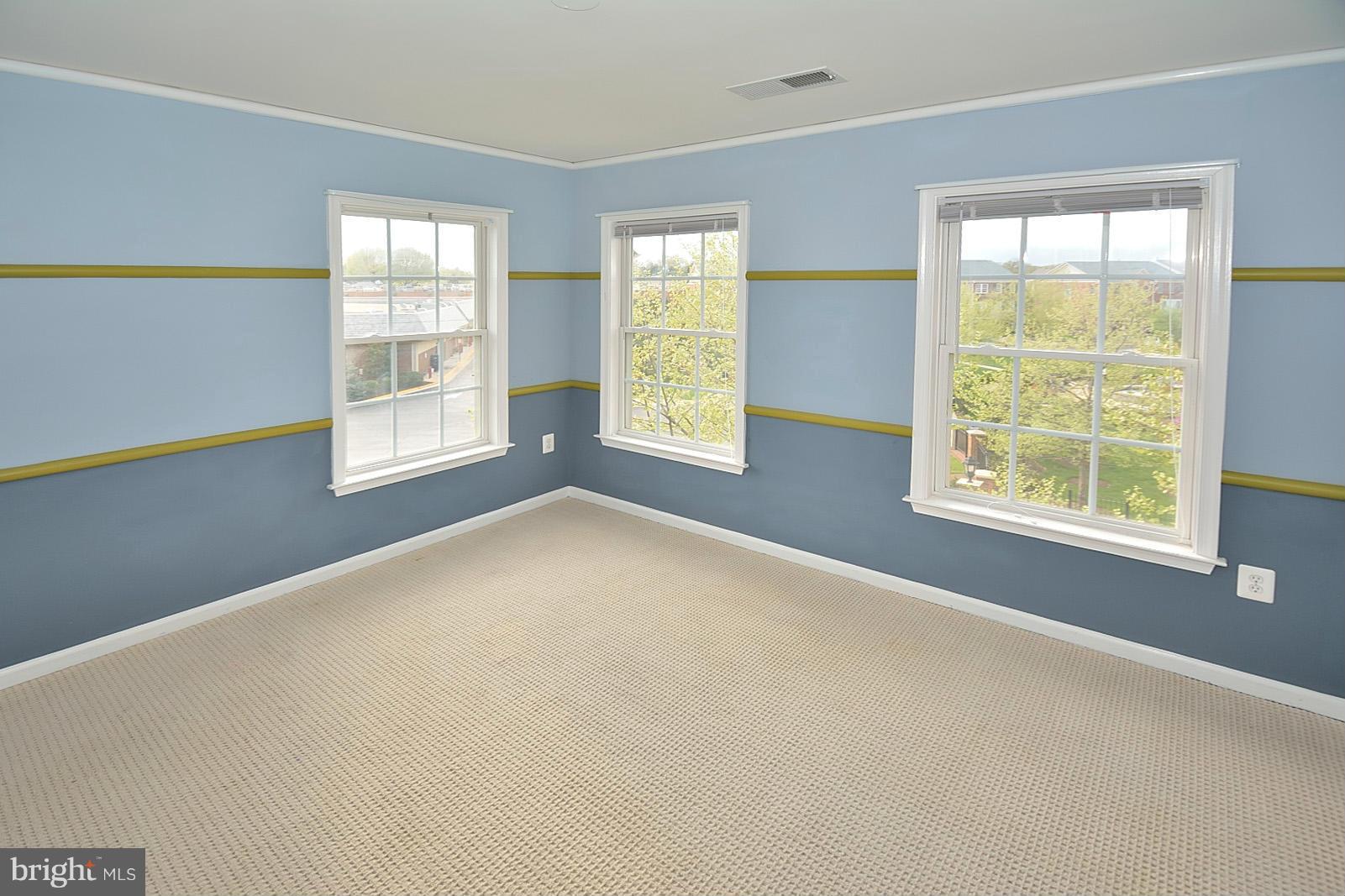 100 HERNDON MILL CIR