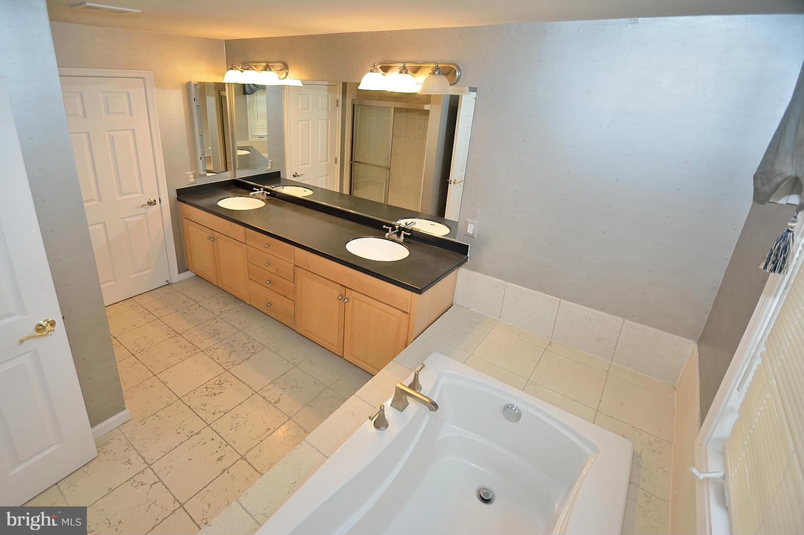 100 HERNDON MILL CIR