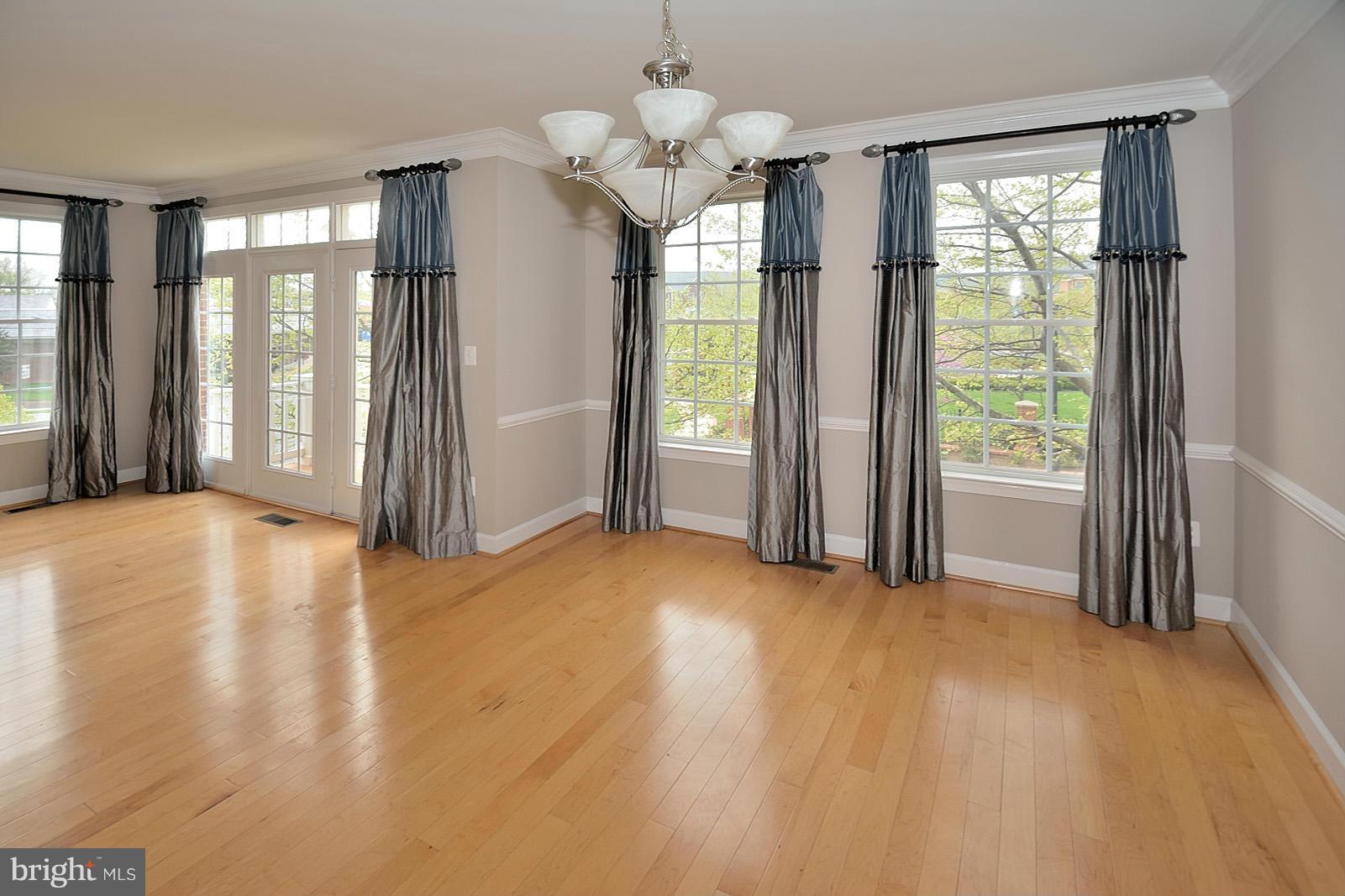 100 HERNDON MILL CIR