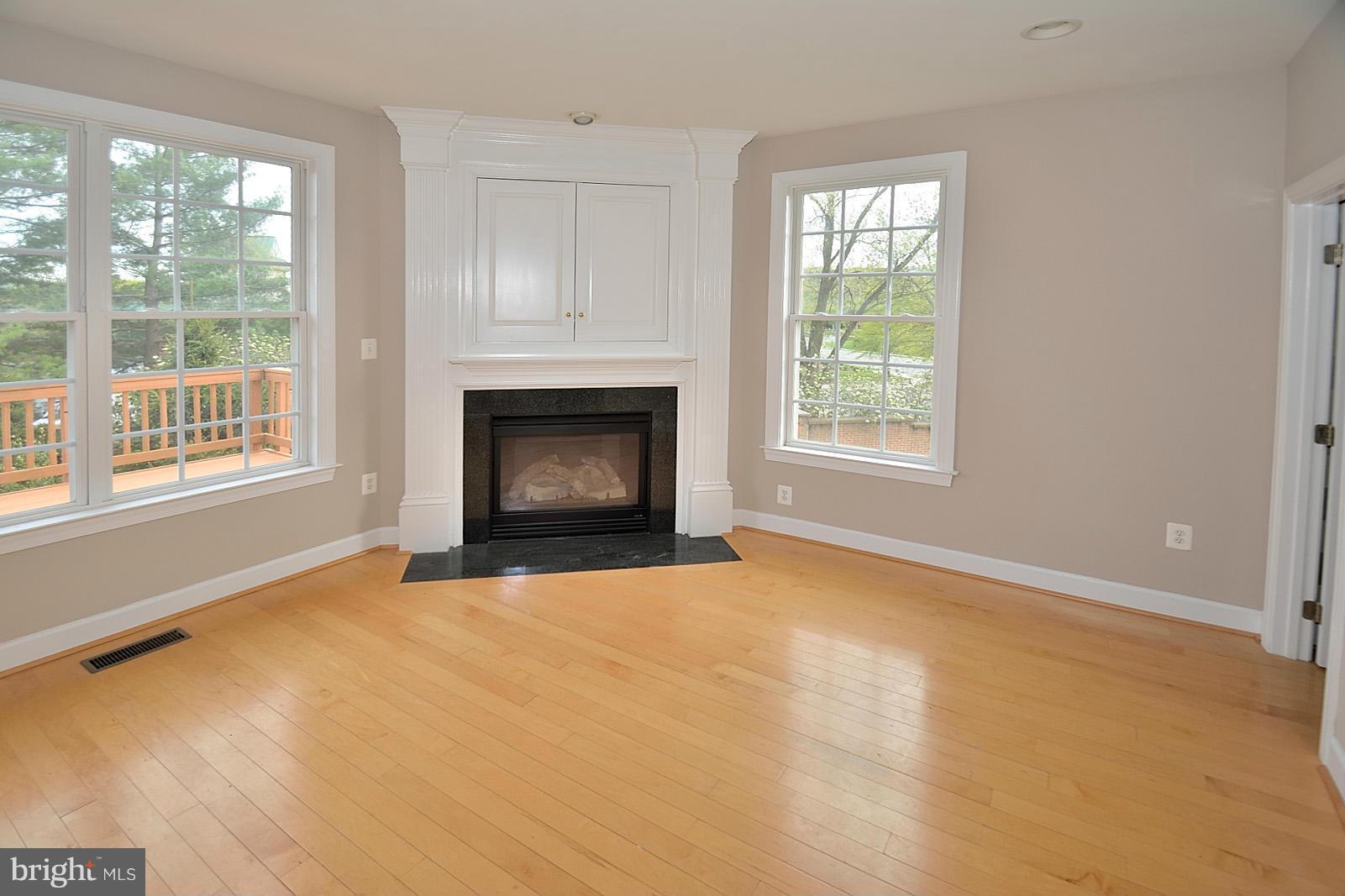 100 HERNDON MILL CIR