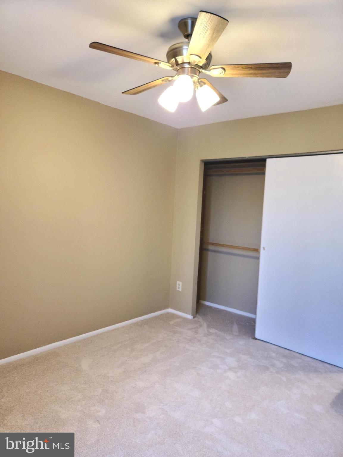 2068 ROYAL FERN CT #31/22B