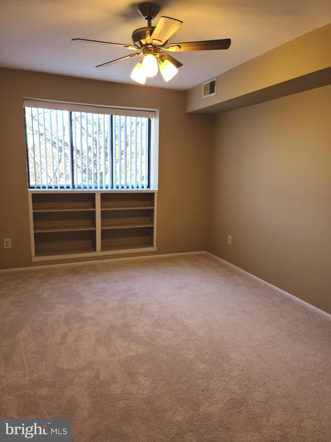 2068 ROYAL FERN CT #31/22B