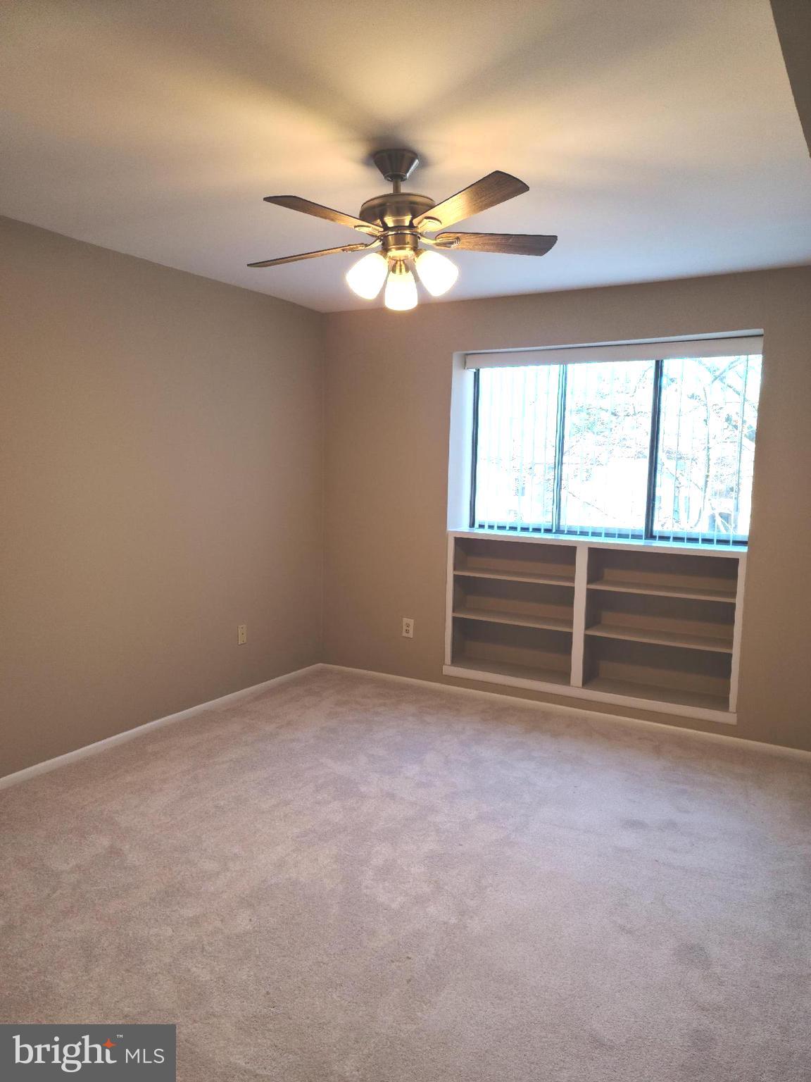 2068 ROYAL FERN CT #31/22B