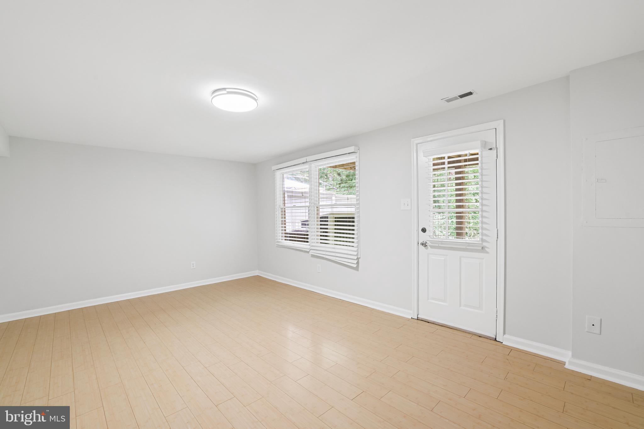 1526 Poplar Grove Dr