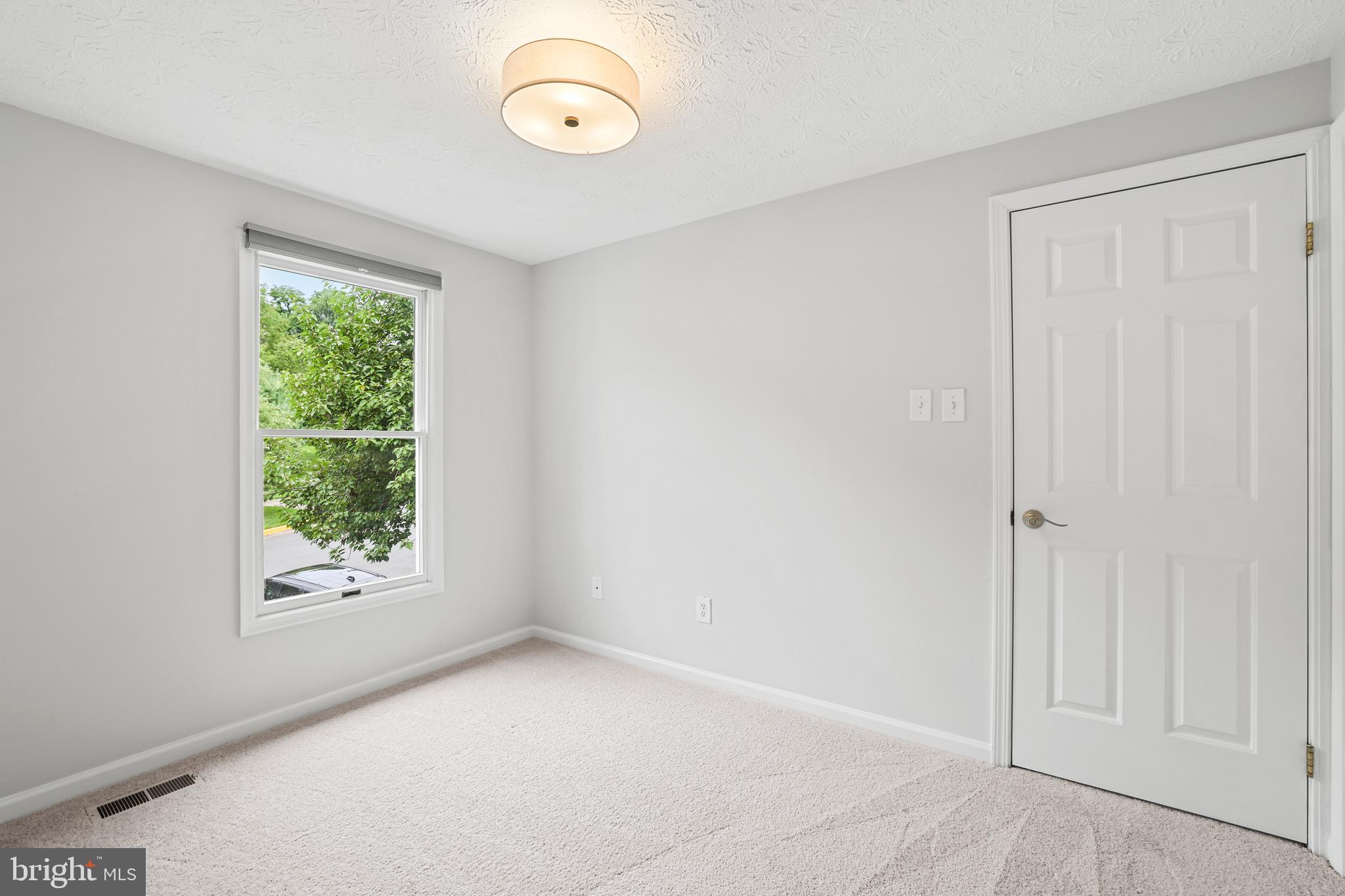 1526 Poplar Grove Dr