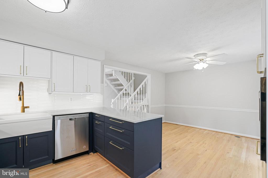 1526 Poplar Grove Dr