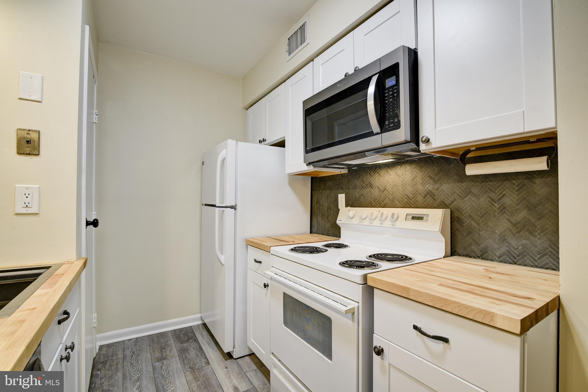 5806-Q ROYAL RIDGE DR #Q