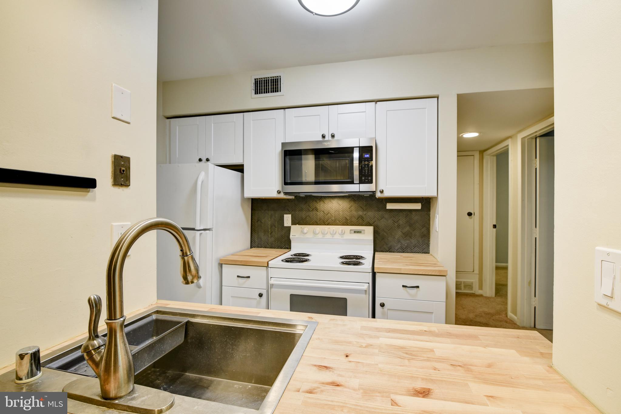 5806-Q ROYAL RIDGE DR #Q