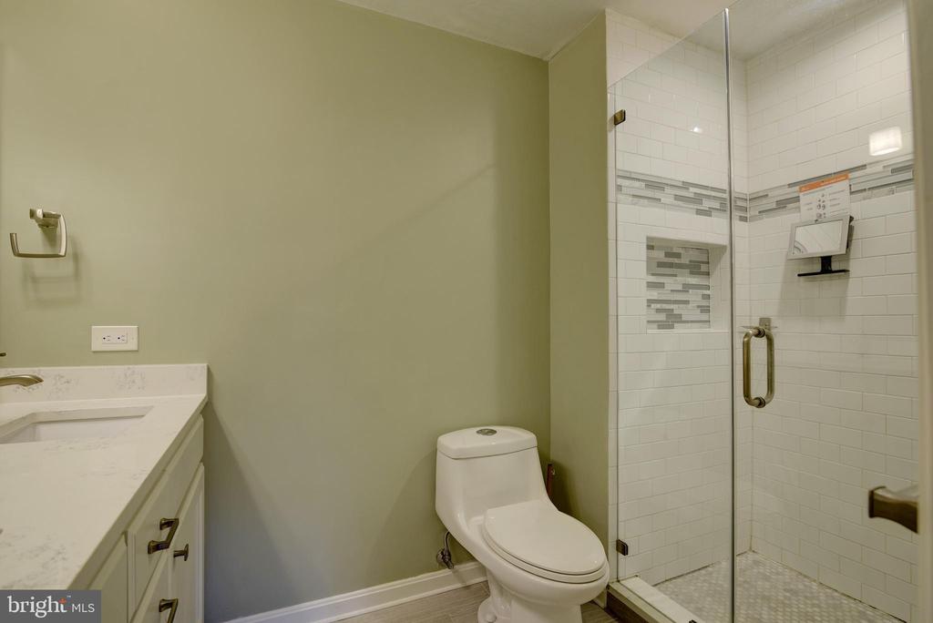 8521 TYSONS COURT