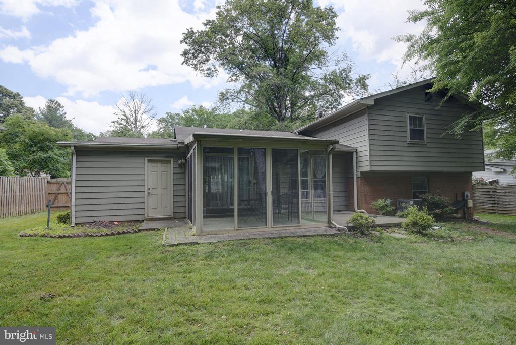 8521 TYSONS COURT