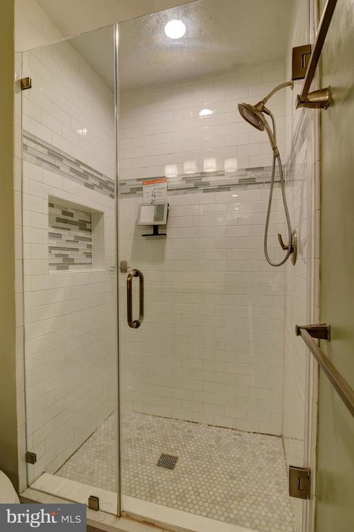 8521 TYSONS COURT