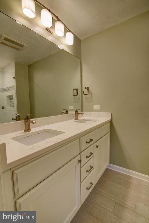 8521 TYSONS COURT