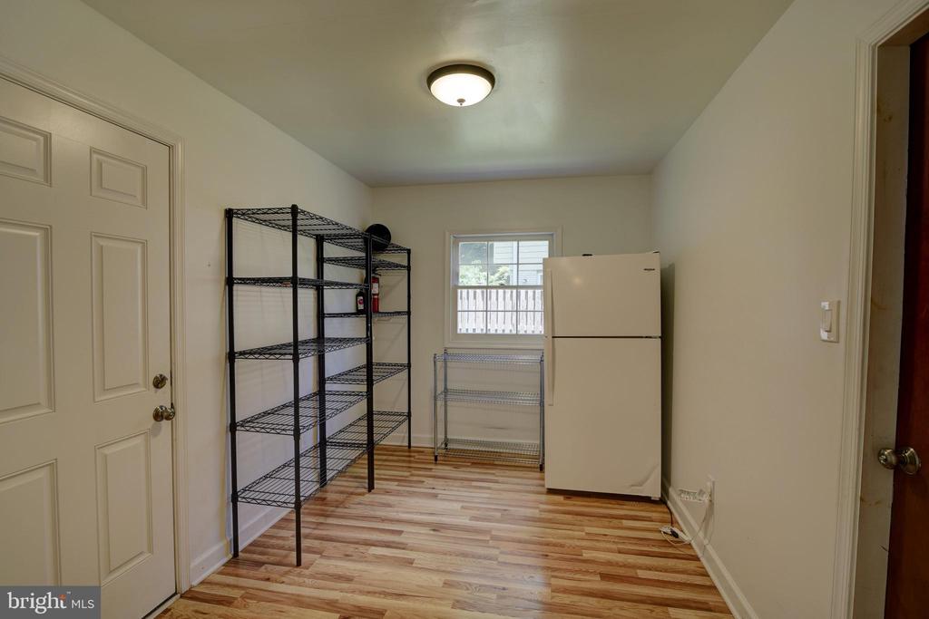 8521 TYSONS COURT