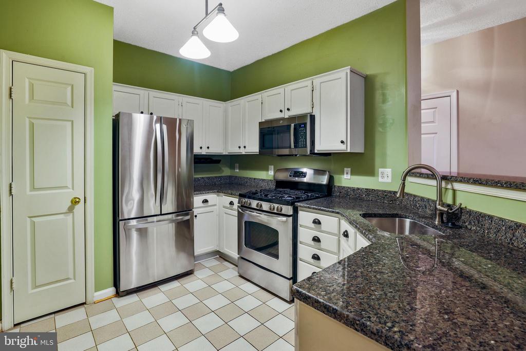 1708 LAKE SHORE CREST DRIVE 13