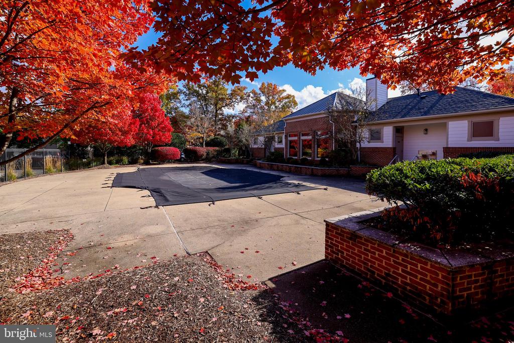 1708 LAKE SHORE CREST DRIVE 13