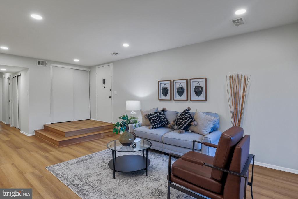 3966 WOODHUE PLACE