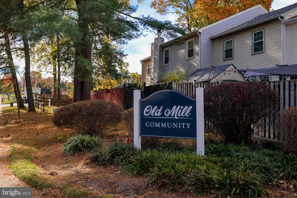 9523 CHERRY OAK COURT