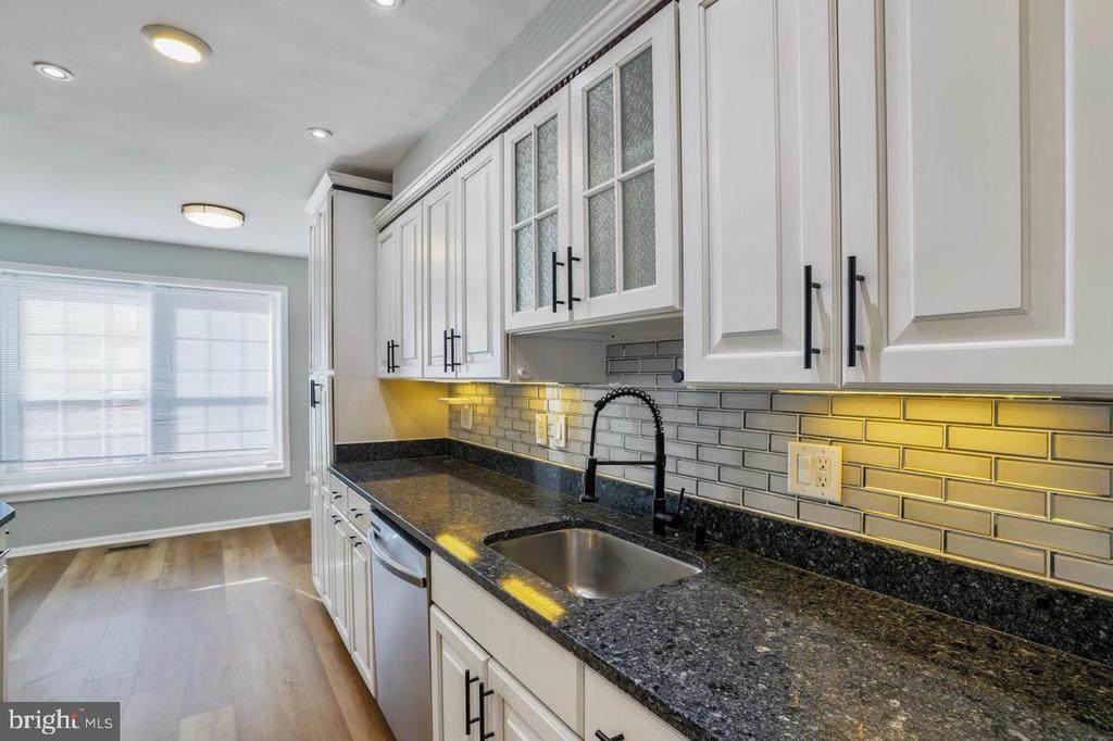 9523 CHERRY OAK COURT