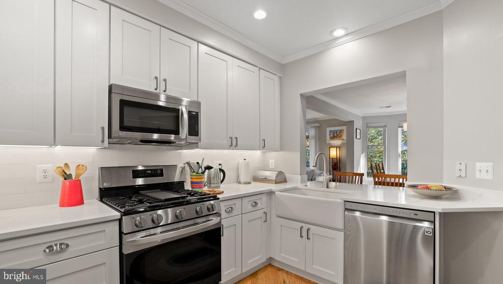 1851 STRATFORD PARK PLACE 204