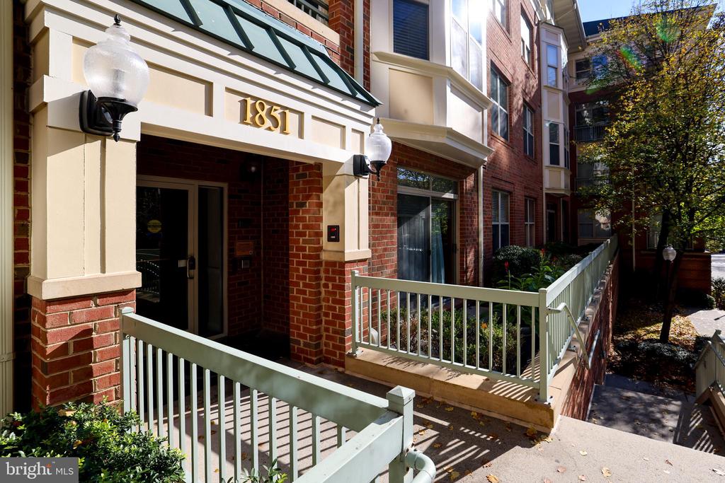 1851 STRATFORD PARK PLACE 204