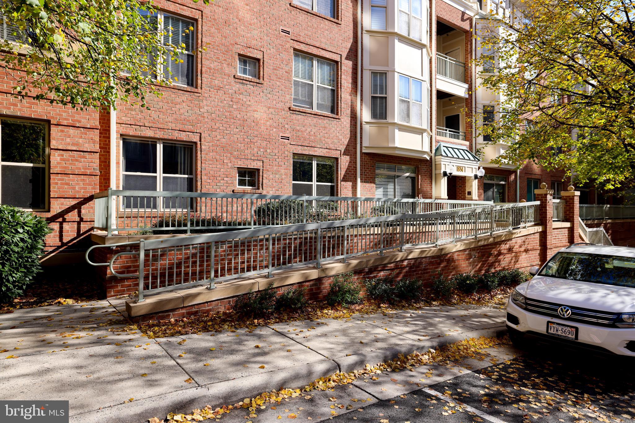 1851 STRATFORD PARK PLACE 204