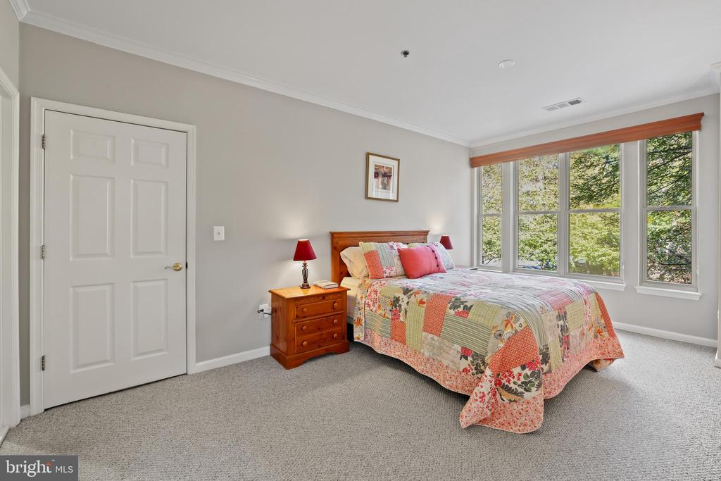 1851 STRATFORD PARK PLACE 204