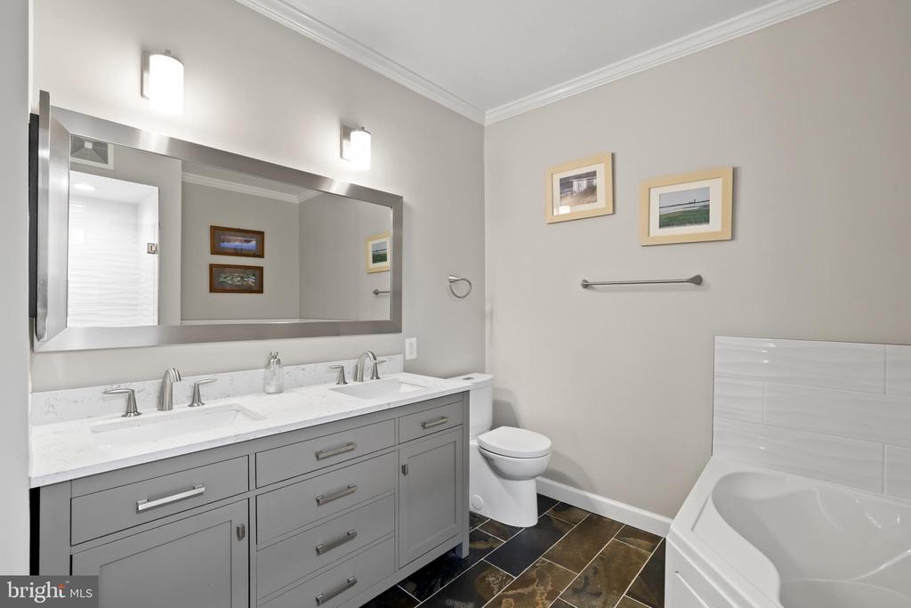1851 STRATFORD PARK PLACE 204
